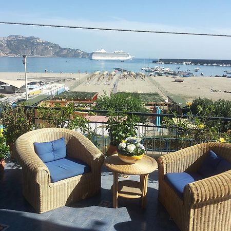 Apartamento Terrazza Sul Mare Giardini-Naxos Habitación foto