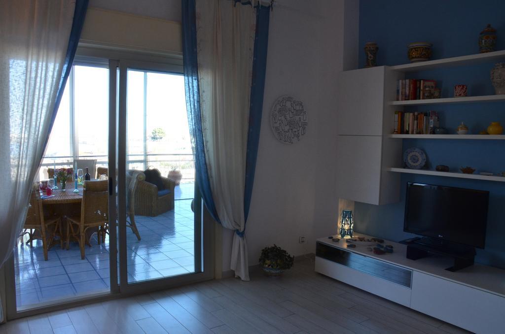 Apartamento Terrazza Sul Mare Giardini-Naxos Exterior foto