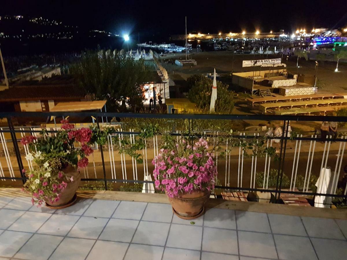 Apartamento Terrazza Sul Mare Giardini-Naxos Exterior foto